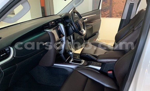 Buy Used Toyota Fortuner White Car in Maputsoa in Leribe Buy Used Toyota Fortuner White Car in Maputsoa in Leribe