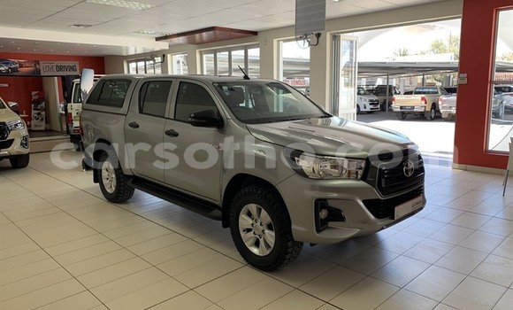 Buy Used Toyota Hilux Silver Car in Maputsoa in Leribe Buy Used Toyota Hilux Silver Car in Maputsoa in Leribe
