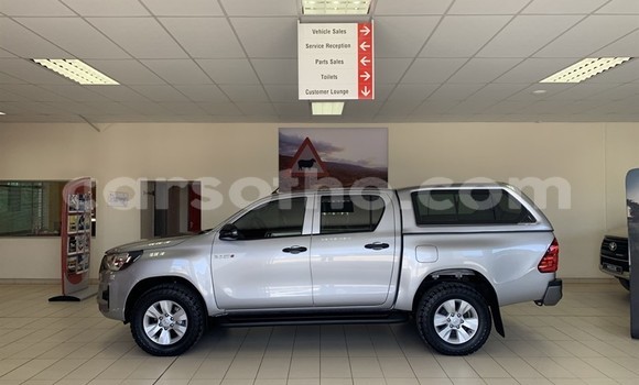 Buy Used Toyota Hilux Silver Car in Maputsoa in Leribe Buy Used Toyota Hilux Silver Car in Maputsoa in Leribe