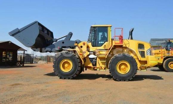 Sayi Na hannu Volvo F4 Other Babbar mota in Maputsoa a Leribe