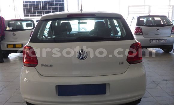 Acheter Occasion Voiture Volkswagen Polo Blanc à Butha–Buthe, Thaba-Tseka Acheter Occasion Voiture Volkswagen Polo Blanc à Butha–Buthe, Thaba-Tseka