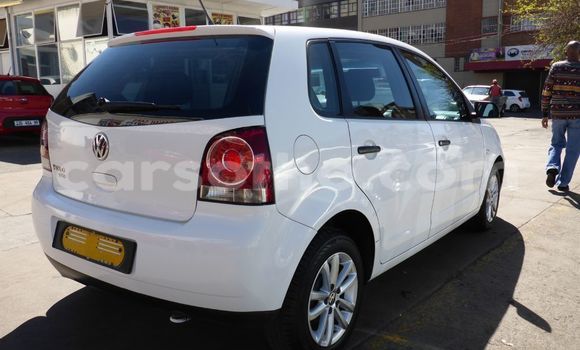 Sayi Na hannu Volkswagen Polo White Mota in Mafeteng a Mafeteng Sayi Na hannu Volkswagen Polo White Mota in Mafeteng a Mafeteng