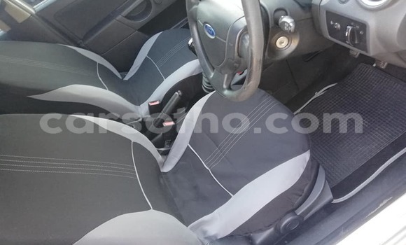 Sayi Na hannu Ford Fiesta Silver Mota in Butha–Buthe a Thaba-Tseka Sayi Na hannu Ford Fiesta Silver Mota in Butha–Buthe a Thaba-Tseka