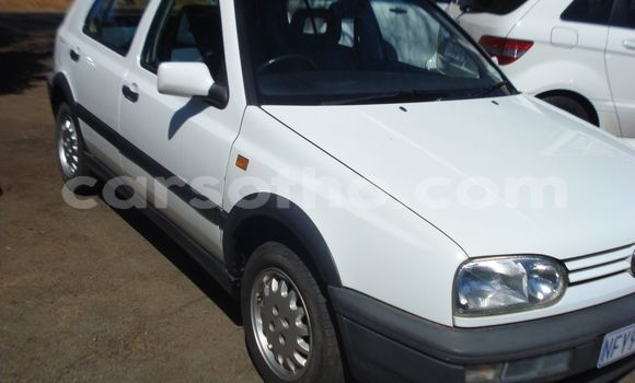 Buy Used Volkswagen Golf White Car in Hlotse in Leribe Buy Used Volkswagen Golf White Car in Hlotse in Leribe