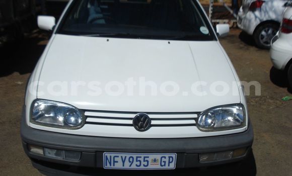 Buy Used Volkswagen Golf White Car in Hlotse in Leribe Buy Used Volkswagen Golf White Car in Hlotse in Leribe