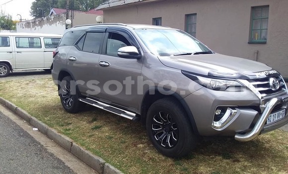 Buy Used Toyota Fortuner Other Car in Hlotse in Leribe Buy Used Toyota Fortuner Other Car in Hlotse in Leribe