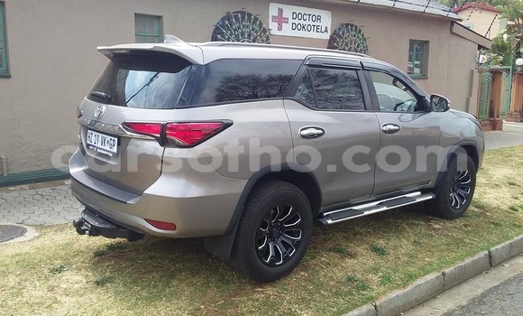 Buy Used Toyota Fortuner Other Car in Hlotse in Leribe Buy Used Toyota Fortuner Other Car in Hlotse in Leribe
