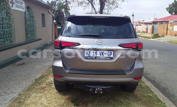 Buy Used Toyota Fortuner Other Car in Hlotse in Leribe Buy Used Toyota Fortuner Other Car in Hlotse in Leribe