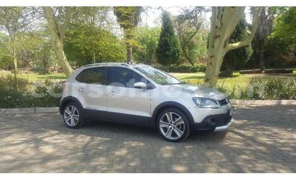 Sayi Na hannu Volkswagen Polo Silver Mota in Maseru a Maseru Sayi Na hannu Volkswagen Polo Silver Mota in Maseru a Maseru