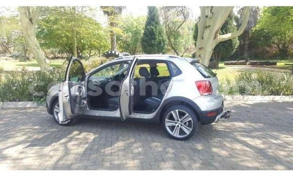 Sayi Na hannu Volkswagen Polo Silver Mota in Maseru a Maseru Sayi Na hannu Volkswagen Polo Silver Mota in Maseru a Maseru