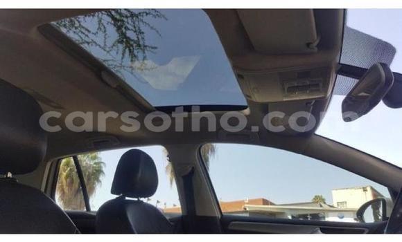 اشتري مستعمل Volkswagen Golf White سيارة في Roma في Maseru اشتري مستعمل Volkswagen Golf White سيارة في Roma في Maseru