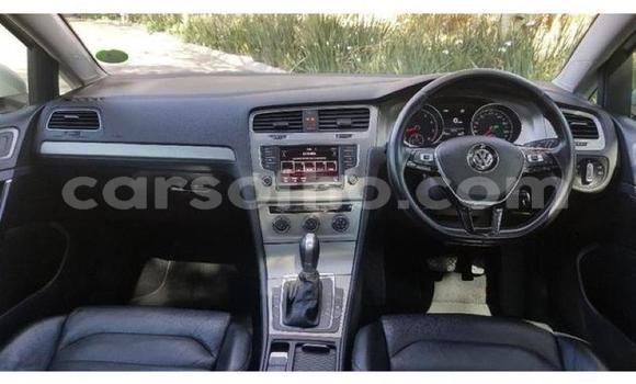 اشتري مستعمل Volkswagen Golf White سيارة في Roma في Maseru اشتري مستعمل Volkswagen Golf White سيارة في Roma في Maseru