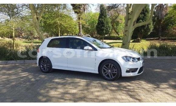 اشتري مستعمل Volkswagen Golf White سيارة في Roma في Maseru اشتري مستعمل Volkswagen Golf White سيارة في Roma في Maseru