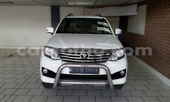 Buy Used Toyota Fortuner White Car in Mafeteng in Mafeteng Buy Used Toyota Fortuner White Car in Mafeteng in Mafeteng