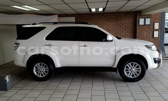Buy Used Toyota Fortuner White Car in Mafeteng in Mafeteng Buy Used Toyota Fortuner White Car in Mafeteng in Mafeteng