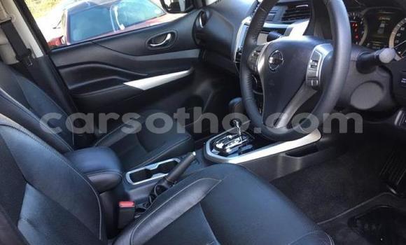 اشتري مستعمل Nissan Navara Black سيارة في Hlotse في Leribe اشتري مستعمل Nissan Navara Black سيارة في Hlotse في Leribe