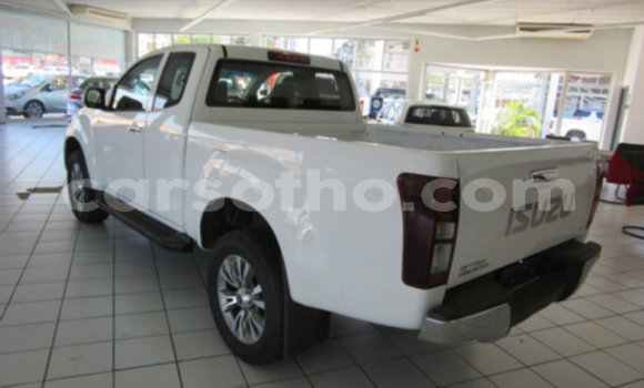 Acheter Occasion Voiture Isuzu KB Blanc à Butha–Buthe, Thaba-Tseka Acheter Occasion Voiture Isuzu KB Blanc à Butha–Buthe, Thaba-Tseka