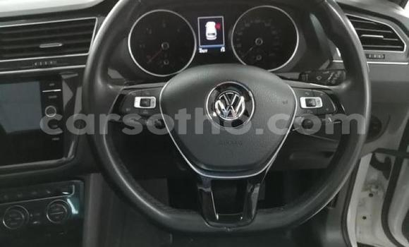 Acheter Occasion Voiture Volkswagen Touareg Blanc à Hlotse, Leribe Acheter Occasion Voiture Volkswagen Touareg Blanc à Hlotse, Leribe