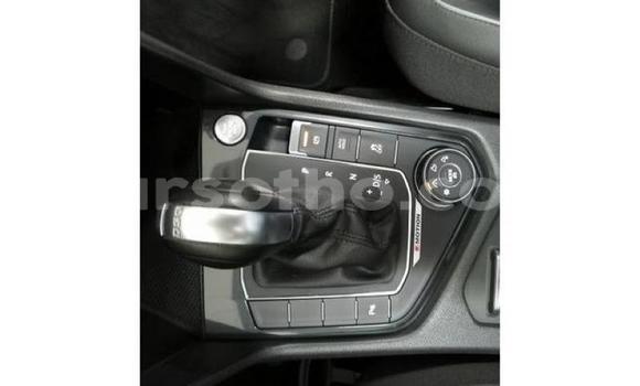Acheter Occasion Voiture Volkswagen Touareg Blanc à Hlotse, Leribe Acheter Occasion Voiture Volkswagen Touareg Blanc à Hlotse, Leribe