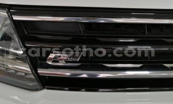 Acheter Occasion Voiture Volkswagen Touareg Blanc à Hlotse, Leribe Acheter Occasion Voiture Volkswagen Touareg Blanc à Hlotse, Leribe