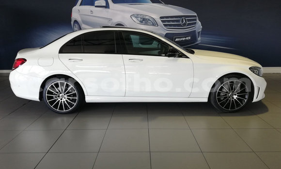 اشتري مستعمل Mercedes-Benz C-klasse AMG White سيارة في Butha Buthe في Butha-Buthe اشتري مستعمل Mercedes-Benz C-klasse AMG White سيارة في Butha Buthe في Butha-Buthe