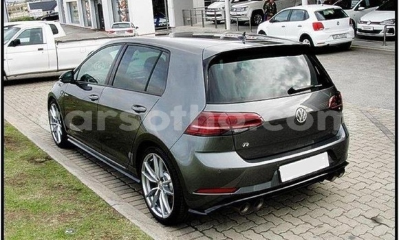 اشتري مستعمل Volkswagen Golf R Black سيارة في Hlotse في Leribe اشتري مستعمل Volkswagen Golf R Black سيارة في Hlotse في Leribe