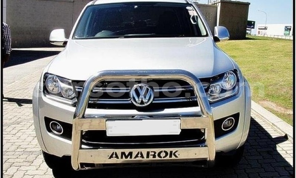 Buy Used Volkswagen Amarok White Car in Hlotse in Leribe Buy Used Volkswagen Amarok White Car in Hlotse in Leribe