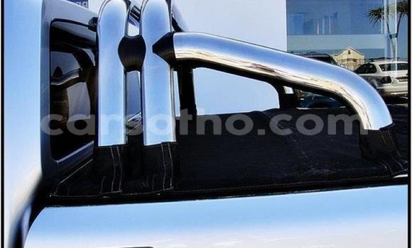 Buy Used Volkswagen Amarok White Car in Hlotse in Leribe Buy Used Volkswagen Amarok White Car in Hlotse in Leribe