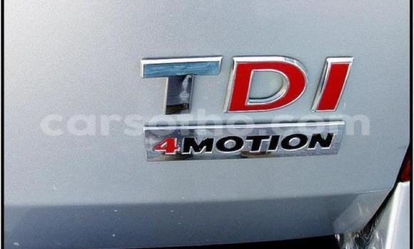 Buy Used Volkswagen Amarok White Car in Hlotse in Leribe Buy Used Volkswagen Amarok White Car in Hlotse in Leribe