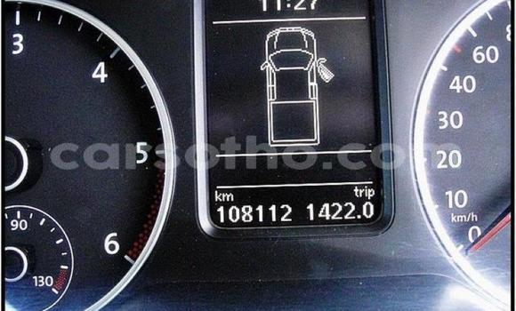 Buy Used Volkswagen Amarok White Car in Hlotse in Leribe Buy Used Volkswagen Amarok White Car in Hlotse in Leribe