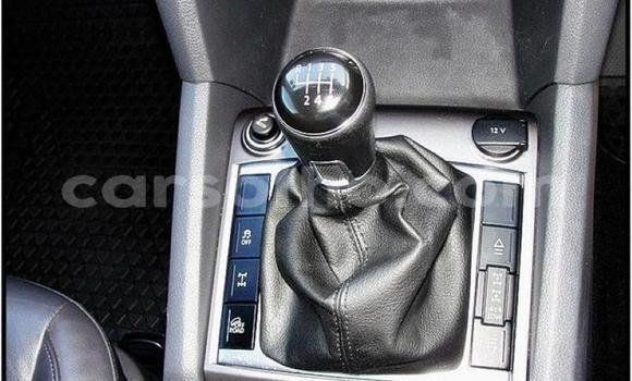 Buy Used Volkswagen Amarok White Car in Hlotse in Leribe Buy Used Volkswagen Amarok White Car in Hlotse in Leribe
