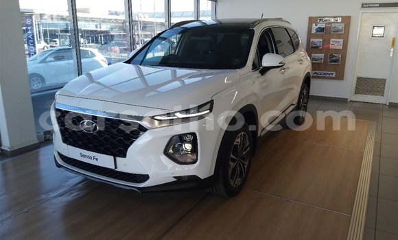 Sayi Na hannu Hyundai Santa Fe White Mota in Mohale's Hoek a Mohale's Hoek Sayi Na hannu Hyundai Santa Fe White Mota in Mohale's Hoek a Mohale's Hoek