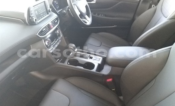 Sayi Na hannu Hyundai Santa Fe White Mota in Mohale's Hoek a Mohale's Hoek Sayi Na hannu Hyundai Santa Fe White Mota in Mohale's Hoek a Mohale's Hoek