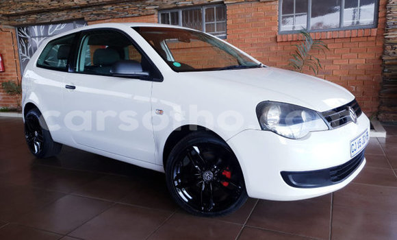 Acheter Occasion Voiture Volkswagen Polo Blanc à Maputsoe, Leribe Acheter Occasion Voiture Volkswagen Polo Blanc à Maputsoe, Leribe
