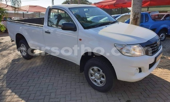 Acheter Occasion Voiture Toyota Hilux Blanc à Maputsoe, Leribe Acheter Occasion Voiture Toyota Hilux Blanc à Maputsoe, Leribe