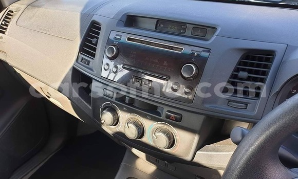 Acheter Occasion Voiture Toyota Hilux Blanc à Maputsoe, Leribe Acheter Occasion Voiture Toyota Hilux Blanc à Maputsoe, Leribe