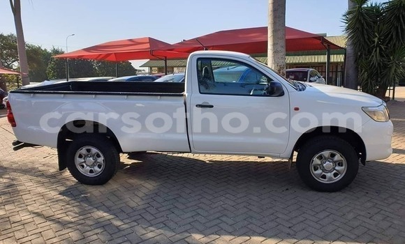 Acheter Occasion Voiture Toyota Hilux Blanc à Maputsoe, Leribe Acheter Occasion Voiture Toyota Hilux Blanc à Maputsoe, Leribe