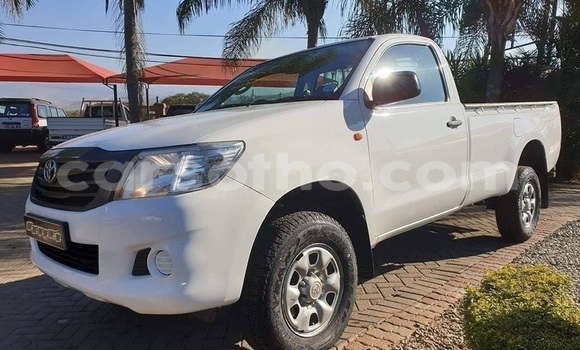 Acheter Occasion Voiture Toyota Hilux Blanc à Maputsoe, Leribe Acheter Occasion Voiture Toyota Hilux Blanc à Maputsoe, Leribe