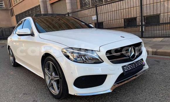 Acheter Occasion Voiture Mercedes-Benz C–Class Blanc à Hlotse, Leribe Acheter Occasion Voiture Mercedes-Benz C–Class Blanc à Hlotse, Leribe