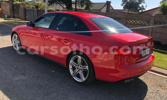 Sayi Na hannu Audi A4 Red Mota in Mafeteng a Mafeteng Sayi Na hannu Audi A4 Red Mota in Mafeteng a Mafeteng