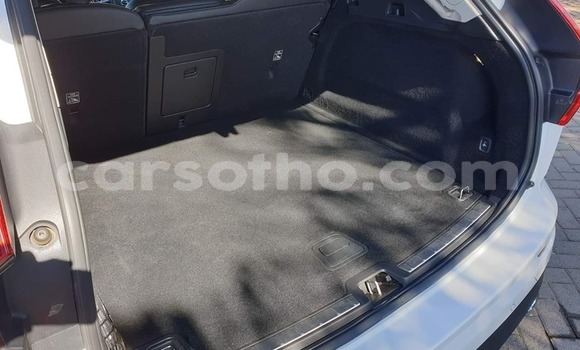 Sayi Na hannu Volvo XC60 White Mota in Maputsoa a Leribe Sayi Na hannu Volvo XC60 White Mota in Maputsoa a Leribe