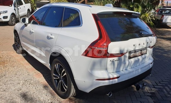 Sayi Na hannu Volvo XC60 White Mota in Maputsoa a Leribe Sayi Na hannu Volvo XC60 White Mota in Maputsoa a Leribe