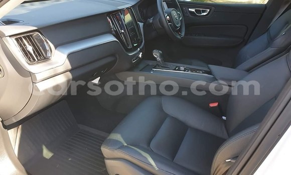 Sayi Na hannu Volvo XC60 White Mota in Maputsoa a Leribe Sayi Na hannu Volvo XC60 White Mota in Maputsoa a Leribe