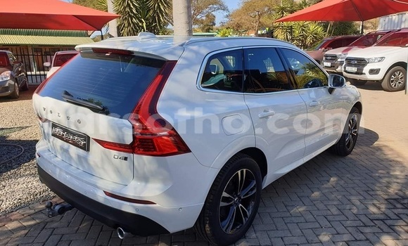 Sayi Na hannu Volvo XC60 White Mota in Maputsoa a Leribe Sayi Na hannu Volvo XC60 White Mota in Maputsoa a Leribe