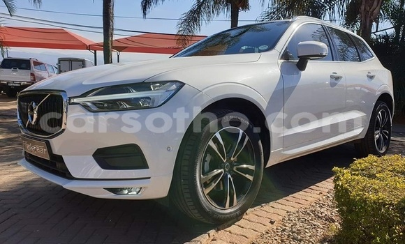 Sayi Na hannu Volvo XC60 White Mota in Maputsoa a Leribe Sayi Na hannu Volvo XC60 White Mota in Maputsoa a Leribe