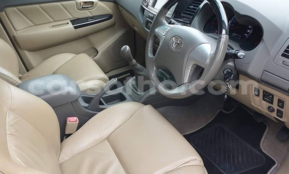 Acheter Occasion Voiture Toyota Fortuner Blanc à Maputsoa, Leribe Acheter Occasion Voiture Toyota Fortuner Blanc à Maputsoa, Leribe