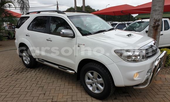 Buy Used Toyota Fortuner White Car in Maputsoa in Leribe Buy Used Toyota Fortuner White Car in Maputsoa in Leribe
