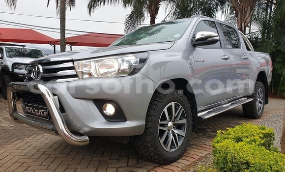 Acheter Occasion Voiture Toyota Hilux Gris à Maputsoa, Leribe Acheter Occasion Voiture Toyota Hilux Gris à Maputsoa, Leribe