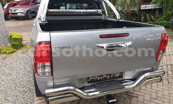 Acheter Occasion Voiture Toyota Hilux Gris à Maputsoa, Leribe Acheter Occasion Voiture Toyota Hilux Gris à Maputsoa, Leribe