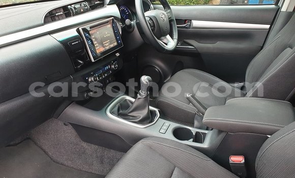 Acheter Occasion Voiture Toyota Hilux Gris à Maputsoa, Leribe Acheter Occasion Voiture Toyota Hilux Gris à Maputsoa, Leribe